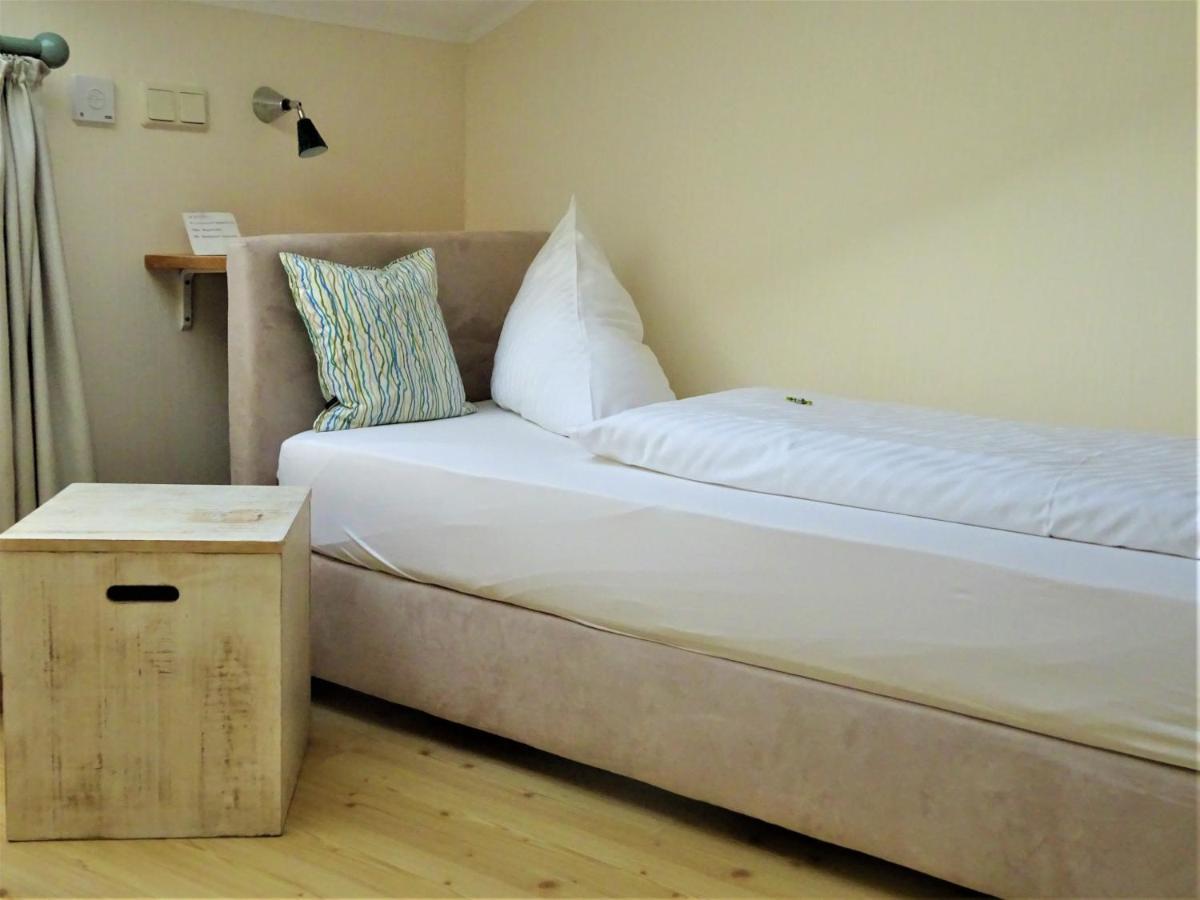 Hotel Pension Zur Faehrbruecke Stralsund Ngoại thất bức ảnh