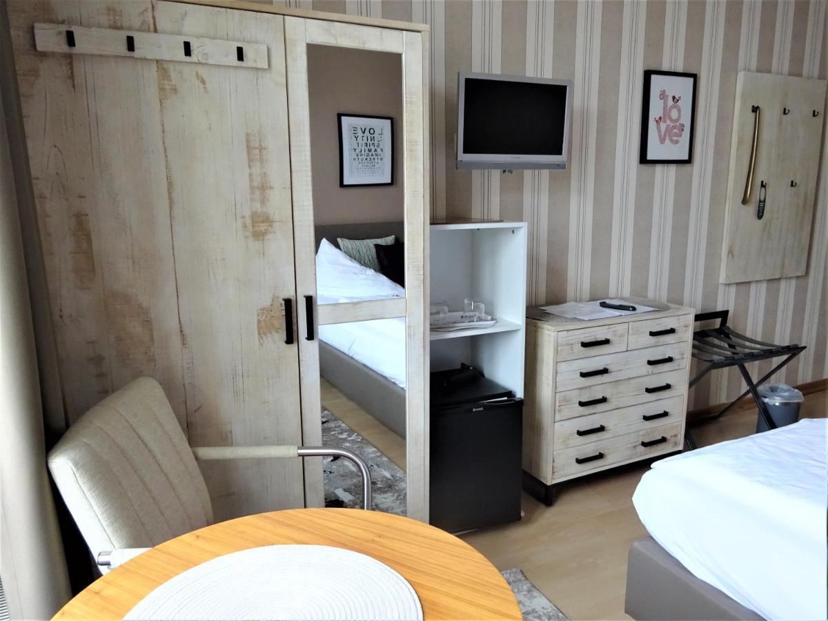Hotel Pension Zur Faehrbruecke Stralsund Ngoại thất bức ảnh
