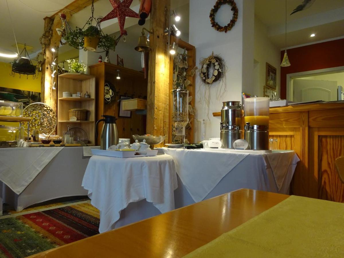 Hotel Pension Zur Faehrbruecke Stralsund Ngoại thất bức ảnh