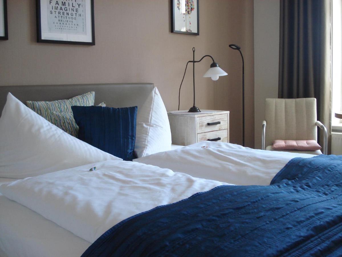 Hotel Pension Zur Faehrbruecke Stralsund Ngoại thất bức ảnh